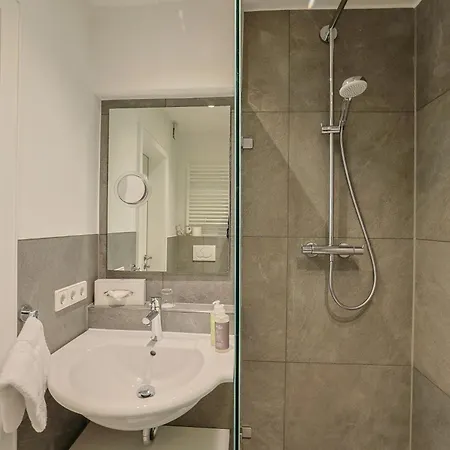 Rebenhof 4*