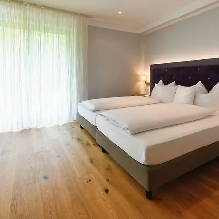 Отель Rebenhof 4*